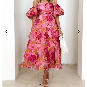 Gingham & Heels Floral Print Dress worn once for pics